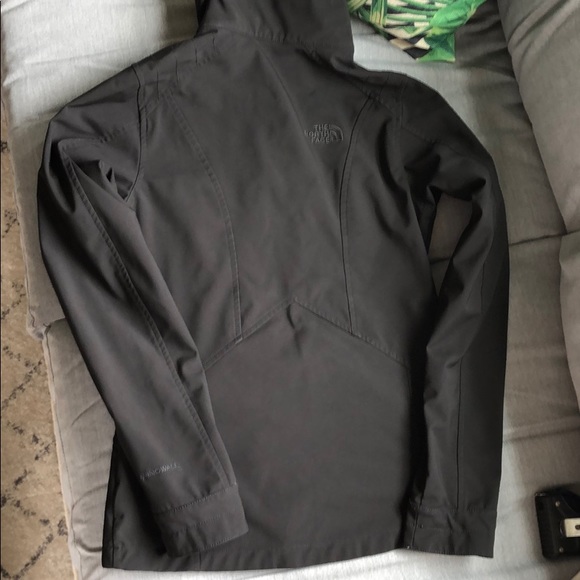 North face windwall shell jacket in size XS - Picture 2 of 3